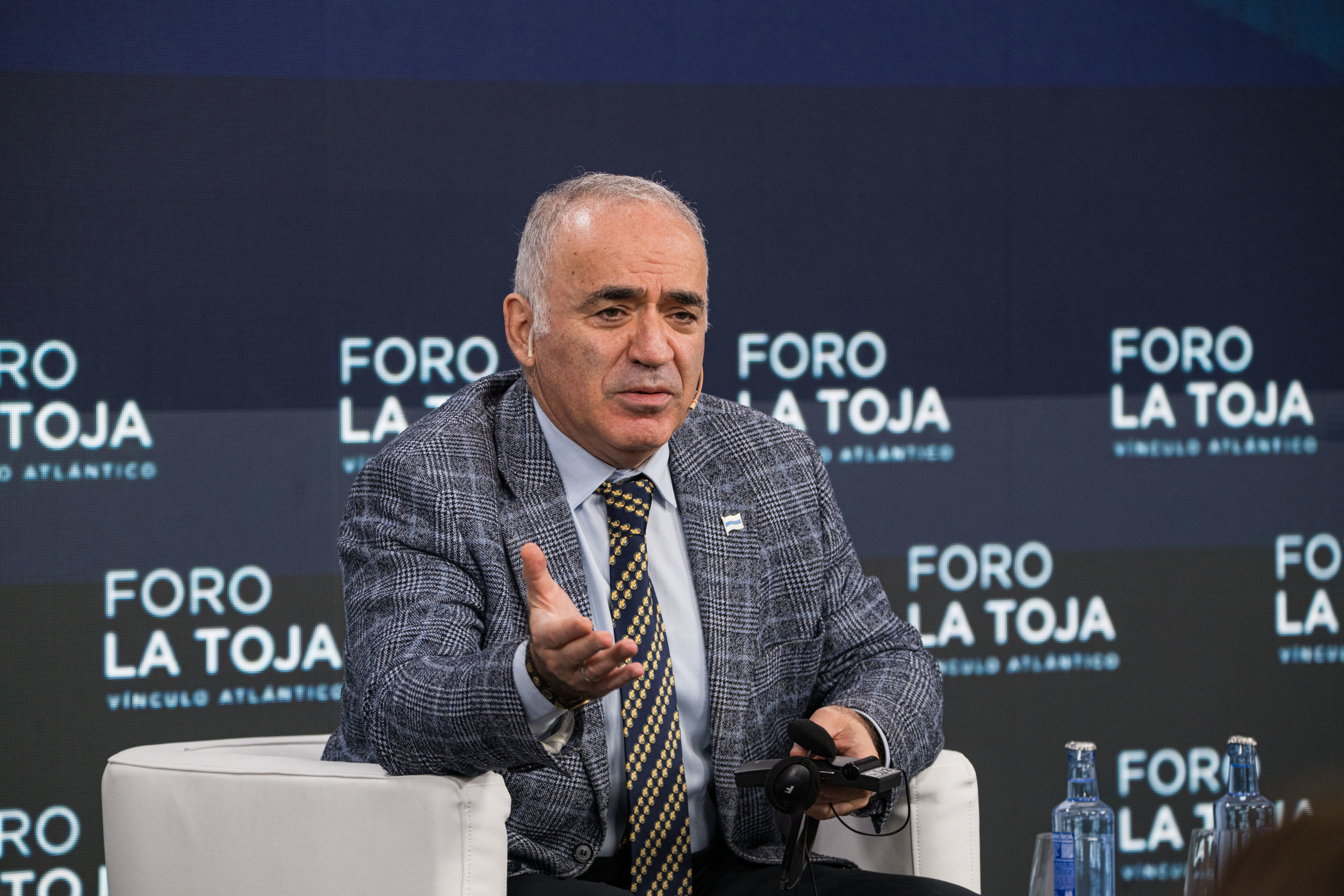 O xadrecista Kasparov carga contra Putin e advirte que Europa se xoga o seu futuro en Ucraína