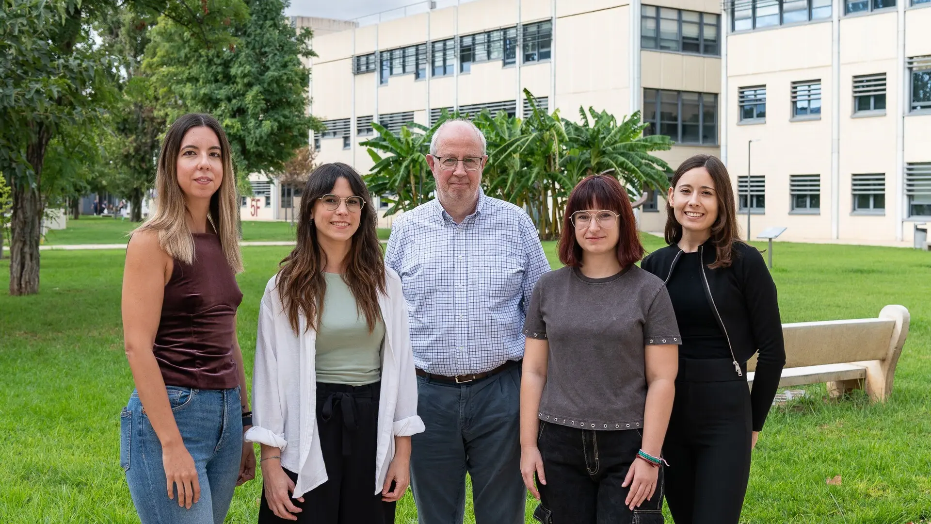 Crean nuevas nanopartículas inteligentes capaces de eliminar células tumorales y frenar el melanoma