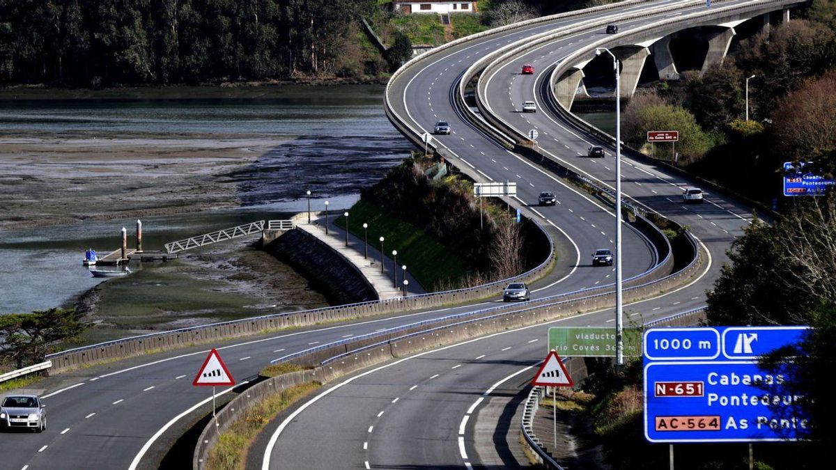 Unha muller de 91 anos morre en Cabanas nun accidente de tráfico na autoestrada AP-9