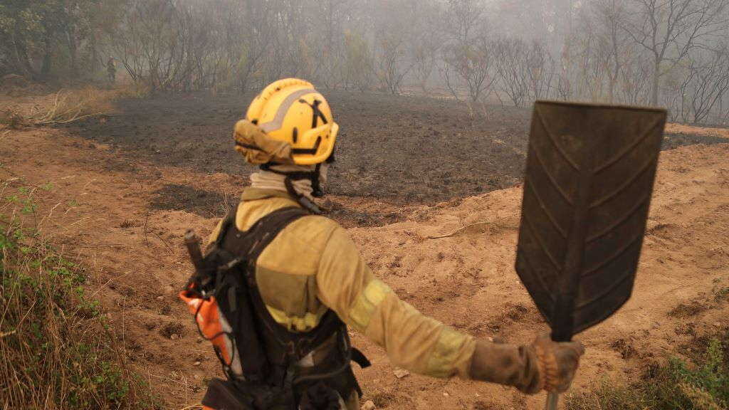Unha reprodución do incendio de Pantón obriga a cortar a liña de tren entre Ourense e Monforte