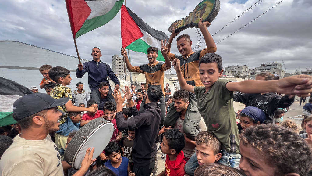 Gaza e Israel rubrican unha tregua, un intercambio de prisioneiros e a posíbel fin do xenocidio