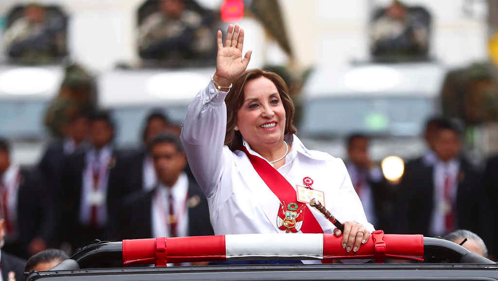 O Congreso de Perú destitúe Dina Boluarte como presidenta
