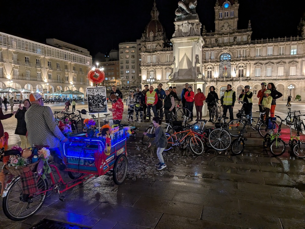 A Masa Crítica celebrou o seu 20 aniversario reivindicando o papel da bici na cidade