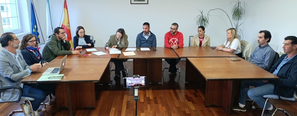 Os tres grupos municipais de Mazaricos aproban por unanimidade unha moción para esixir melloras urxentes nas redes de comunicación