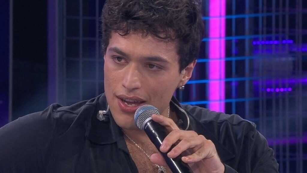 VÍDEO | Tinho canta 'Tempestades de sal' en 'OT': "Hai que falar da represión que sufrimos quen falamos outras linguas"