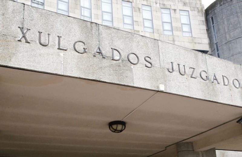 Xulgan catro acusados de estafar a un veciño de Ribeira para apropiarse dunha finca herdada en Boiro