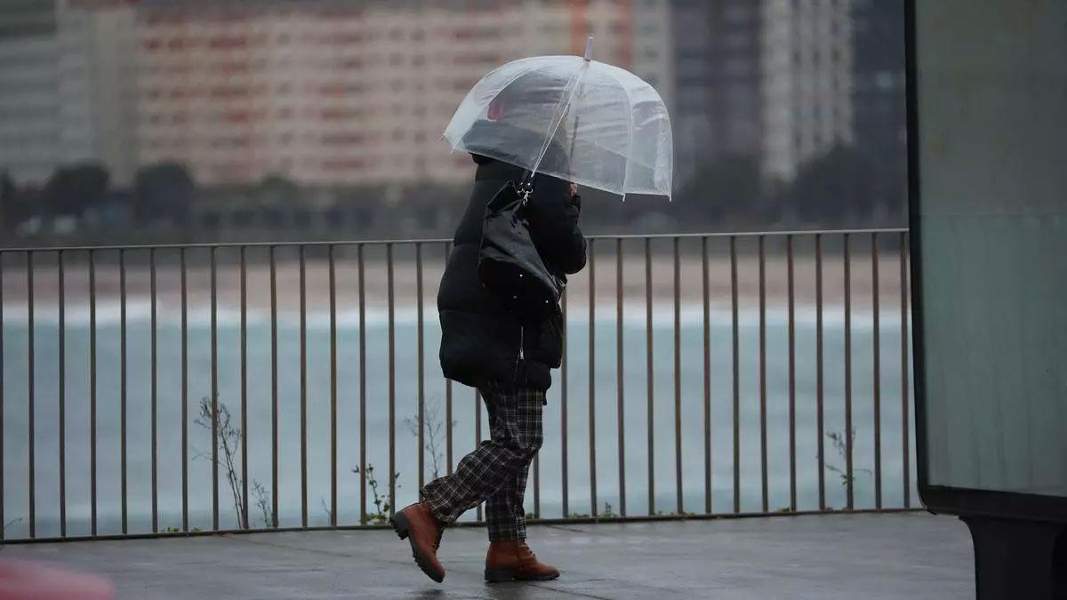 ‘Goretti’ trae un temporal de choiva, ondas de 6 metros e vento