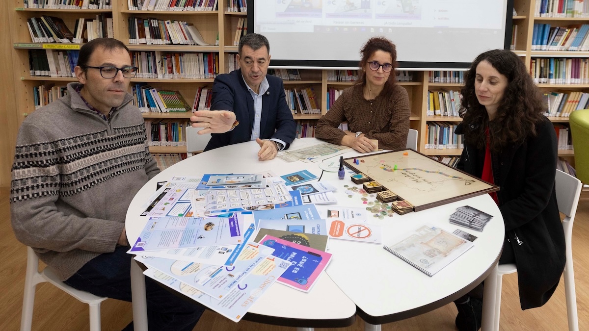 Recoñecemento autonómico aos tres docentes de Baio con premio estatal