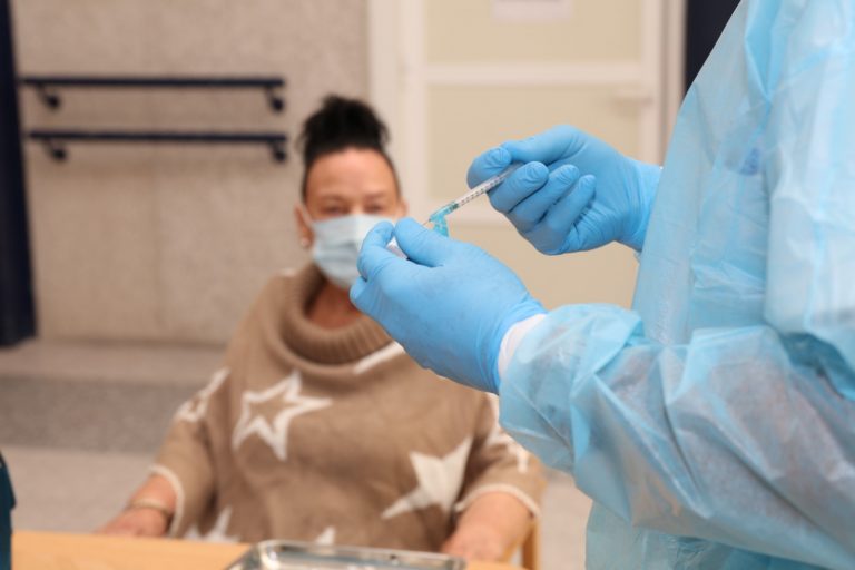 Galicia aumenta os datos de vacinación contra a gripe con 877.000 persoas vacinadas