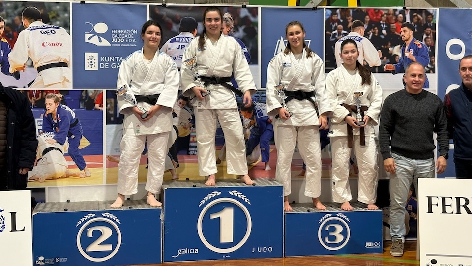 Lucía Pazos e Aroa Blanco triunfan no Campionato Galego Junior e xa preparan o estatal