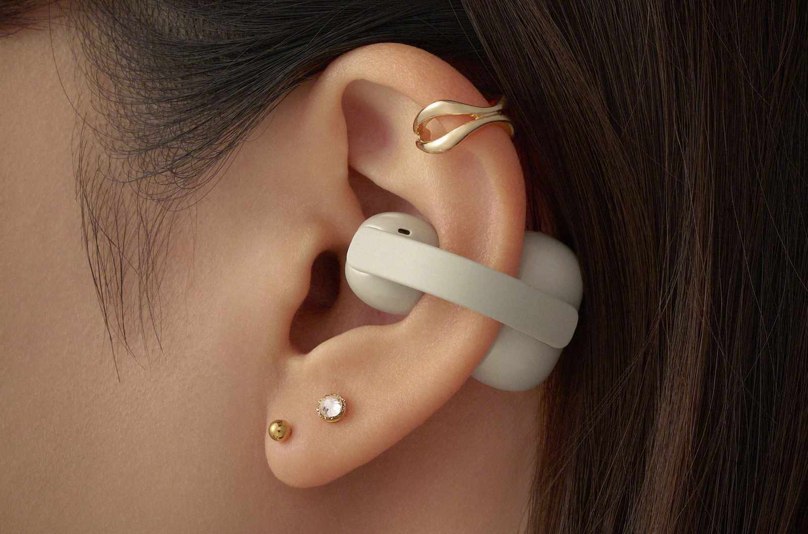 Sony estrea auriculares sen fíos en formato de clip