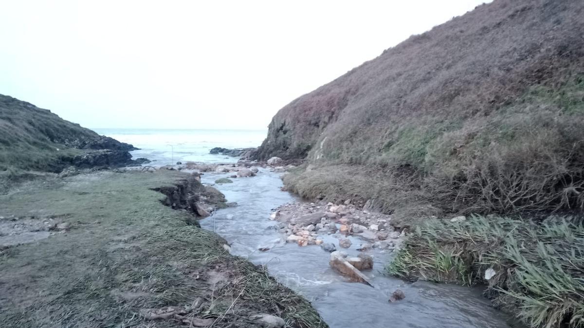 Ecoloxistas en Acción presenta unha denuncia penal contra a Xunta polo colapso da balsa de Malpica