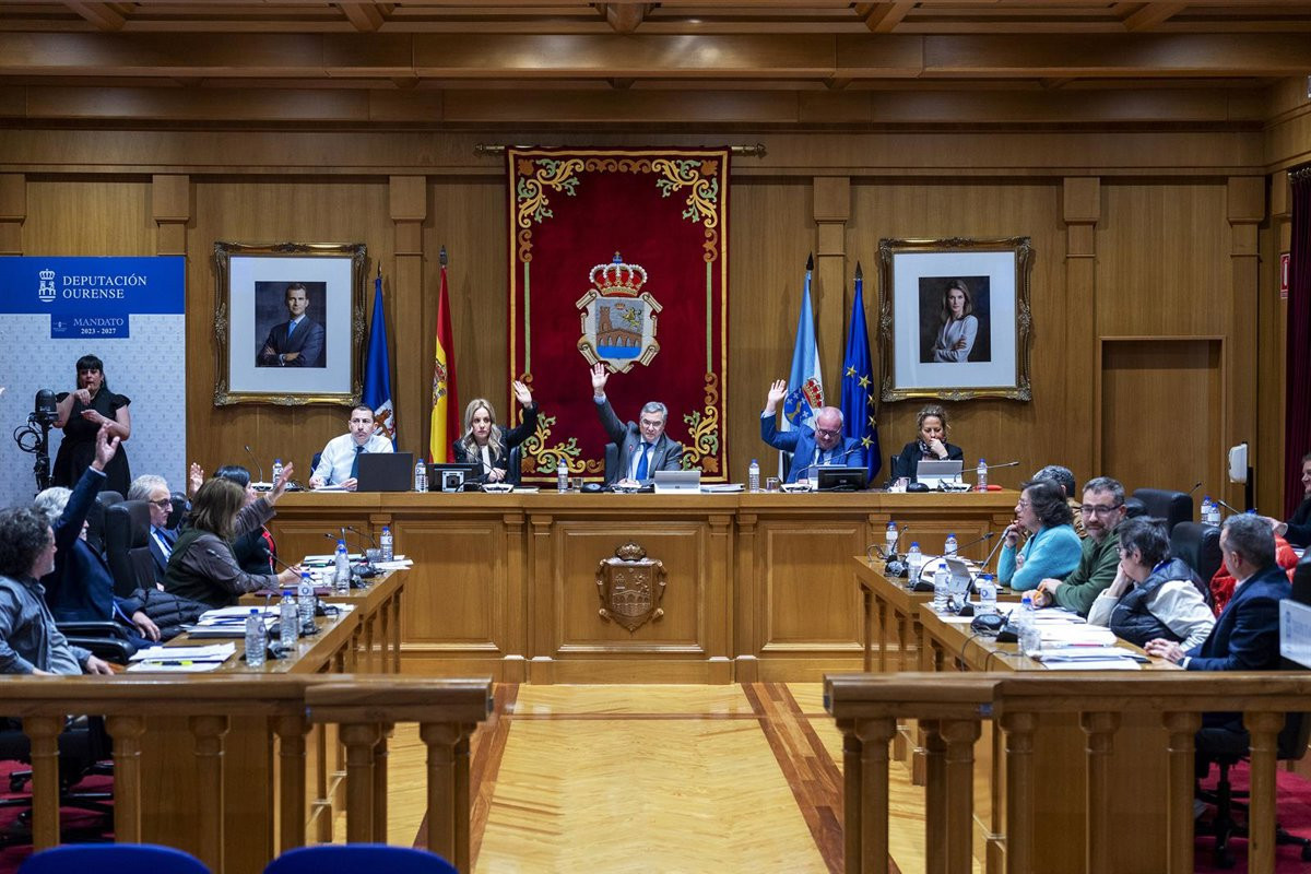 Cando se confunden as formacións políticas coas institucións