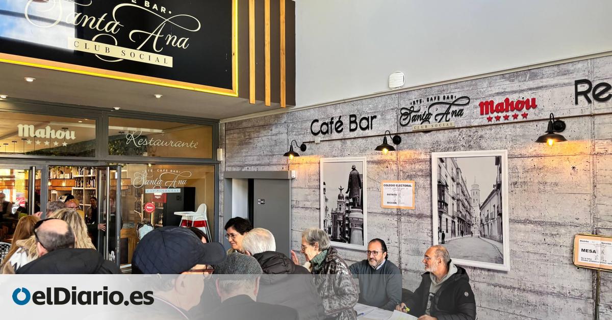 Un colegio electoral entre cañas en Valladolid: “Si en todas partes las urnas estuvieran en un bar, habría más participación”