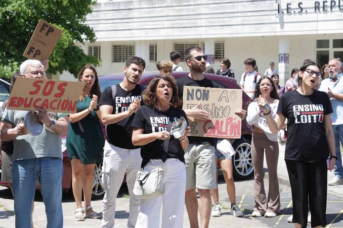 O BNG de Vigo estalla contra Educación por instalar un ciclo de FP “nun galpón” do IES República Oriental do Uruguai