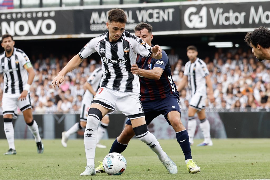 Guerra aberta entre Dépor e Celta pola gran sensación de Segunda División