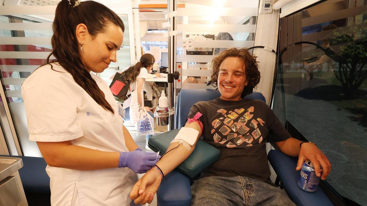 Galicia necesita doantes de sangue de tipo 0 negativo: as reservas están en nivel crítico